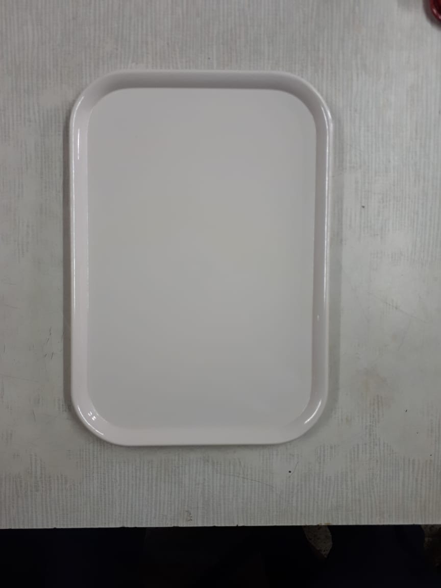TRAYS MELAMINE : COLOUR - WHITE